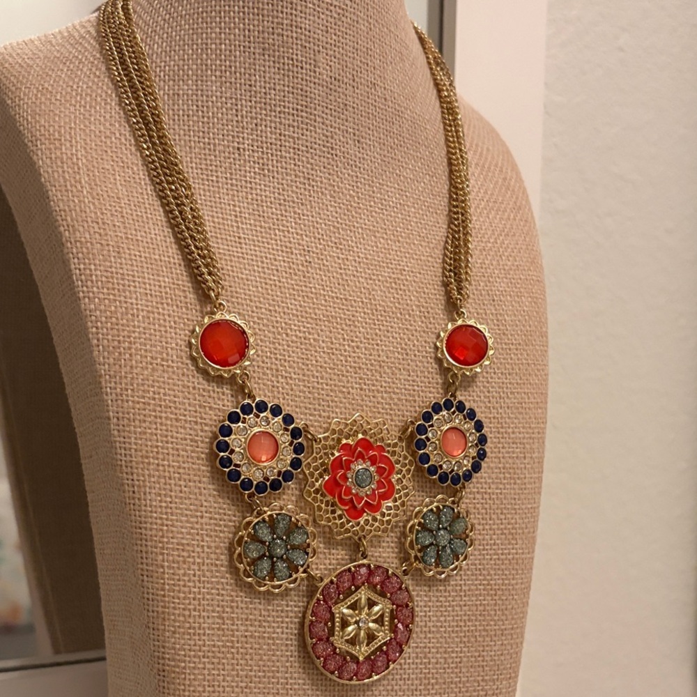 Multicolor Statement Necklace
10”